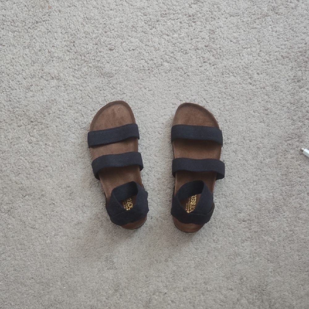 White Mountain Brown Footbeds with Black Strap